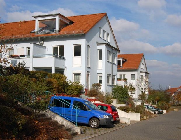 Charmante 2-Zimmer-Wohnung mit Gärtchen in Naumburg - Photo 1
