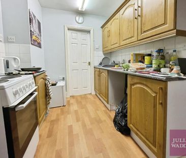 1 bedroom flat to rent - Photo 6
