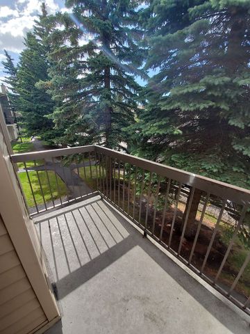 71 - 2519 38th Street NE, Calgary - Photo 2