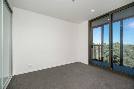 Sleek & Secure Apartment Close to Everything - Photo 5