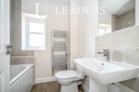 4 bedroom townhouse to rent Willowsway Road, Wixams, Bedford, Bedfordshire, MK42 - Photo 2