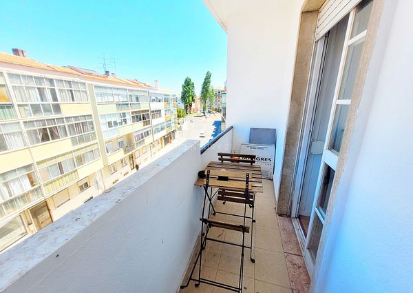 Apartamento T2 Junto ao Parque Aventura da Amadora