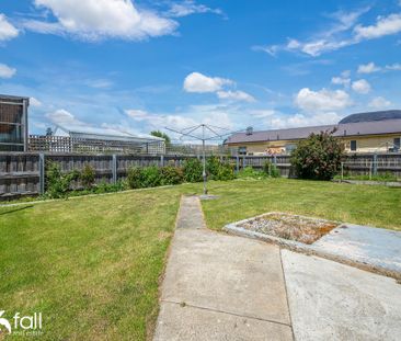 Neat and sunny home - Photo 6