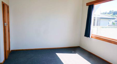 HANDY LOCATION - Photo 5