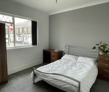 5 bed house to rent in De Breos Street, DE BREOS STREET, SA2 - Photo 6