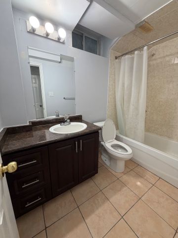 For Lease - 2 Attview Crescent, Brampton, Ontario - Photo 3