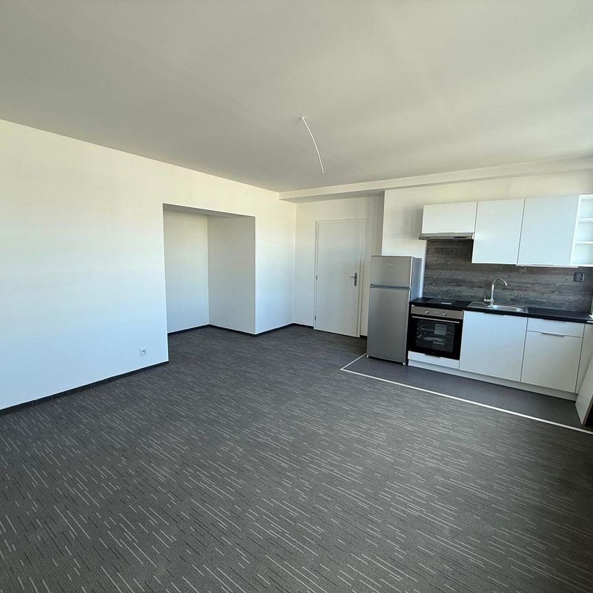Pronájem bytu 1+kk 34 m² - Fotografie 1