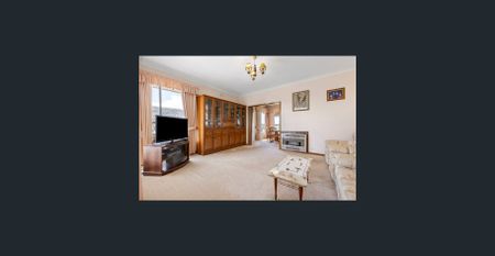 Three bedroom home. - Photo 2