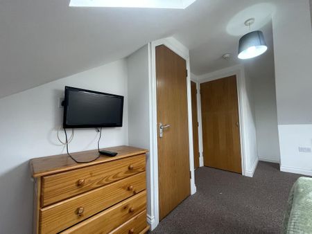 10 bedroom house share to rent - Photo 4