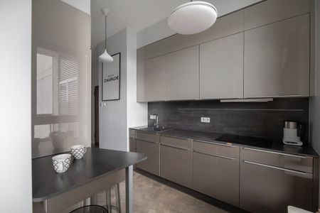 Dwustronne w sercu Żoliborza z garderobą i parking 92 m² - Фото 3