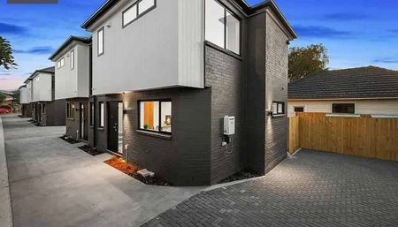 Modern 2-Bedroom Townhouse for Rent – Exceptional - Photo 3