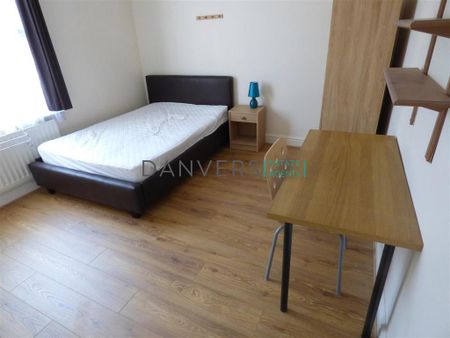 4 bedroom terraced house to rent - Photo 4