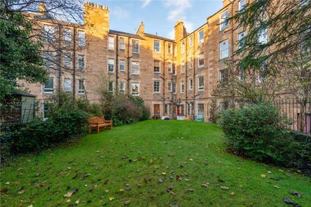 A lovely first floor corner aspect two bedroom apartment, available on a furnished basis, located moments from Stockbridge. - Photo 5