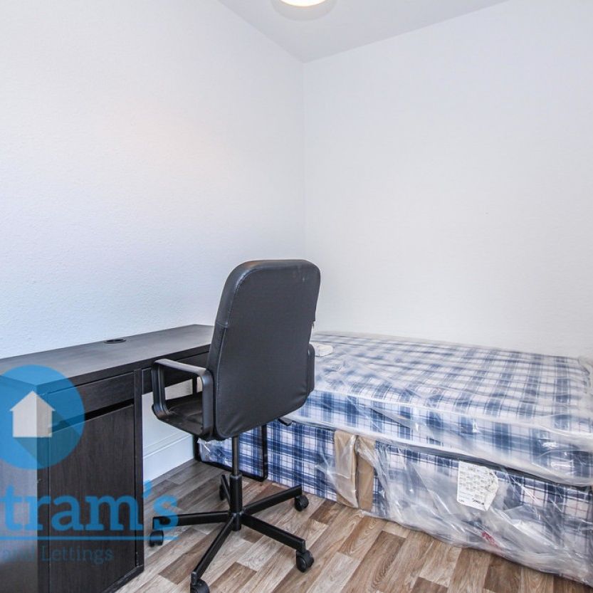 1 bed Apartment for Rent - Photo 1