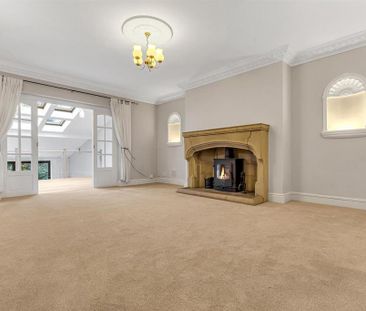 4 bedroom detached house to rent - Photo 3