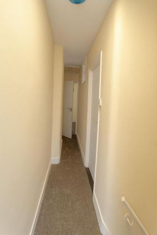 4 bedroom semi-detached house to rent - Photo 5