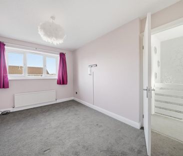 3 bedroom semi-detached house to rent - Photo 6