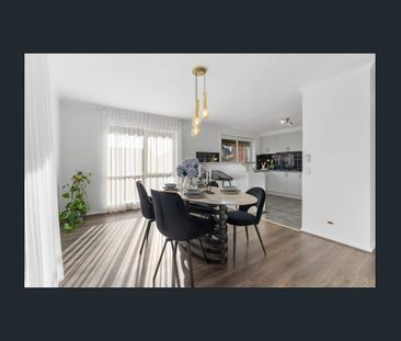 Charming Family Home in a Quiet Forest Hill Location - Photo 3