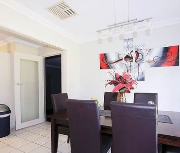 Family Home 4 x 2! - Photo 3