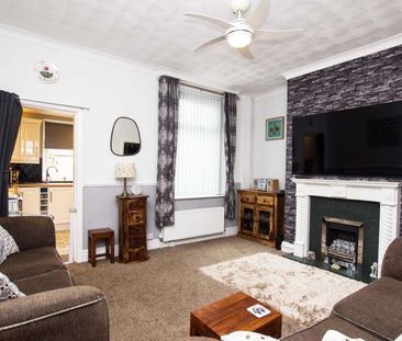 2 bedroom House To Let Total Size: 879 SQ FT - Photo 1