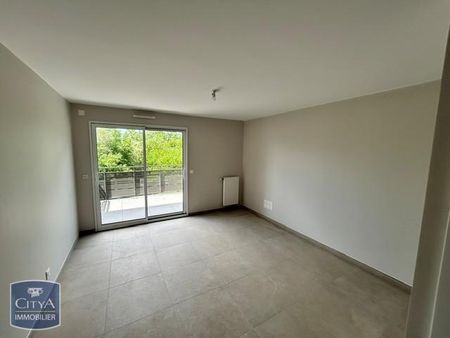 Location Appartement 2 pièces 44m² CHARBONNIERES LES BAINS 69260 - Photo 4
