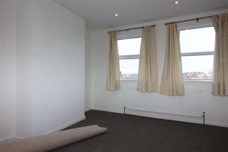 Kendal Parade, Edmonton, N18 - Photo 5