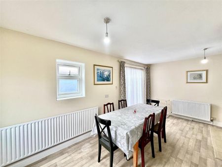 4 bedroom semi-detached house to rent - Photo 3