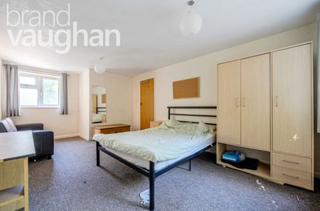 6 bedroom semi-detached house to rent - Photo 3