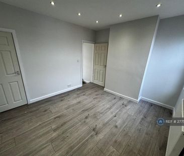 4 bedroom terraced house to rent - Photo 3