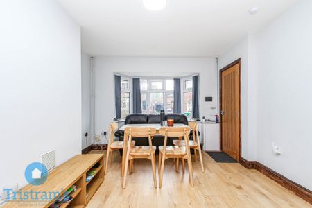 References Pending - 2 bed Mid Terraced House - Photo 4