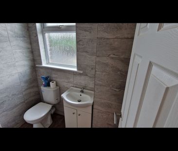 3 Bed Terraced House, Moor Road, LS10 - Photo 3