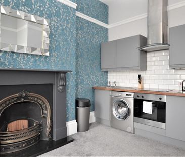 2 bedroom Flat To Let - Photo 4