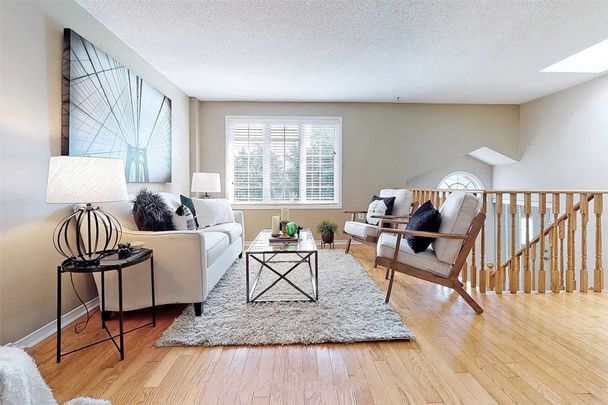 For Lease - 48 Jones Drive, Barrie, Ontario - Photo 1