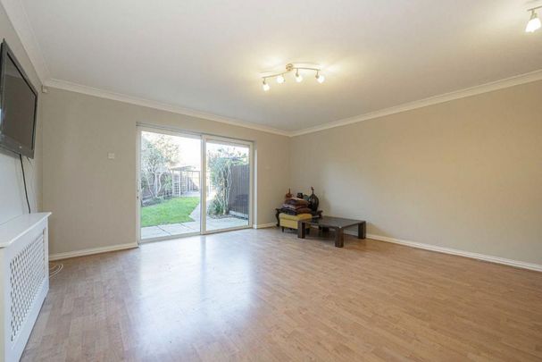 5 bedroom semi-detached house to rent - Photo 1