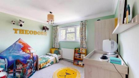 3 bedroom semi-detached house to rent - Photo 3