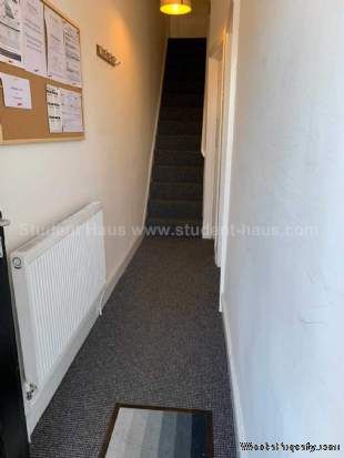 4 bedroom property to rent in Salford - Photo 3