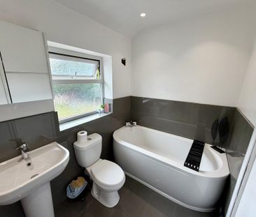 3 bedroom semi-detached house to rent - Photo 6