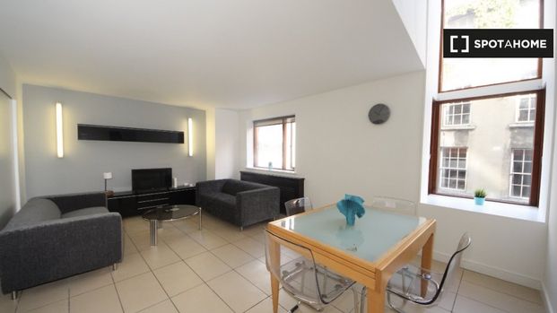 3-bedroom apartment for rent in Temple Bar, Dublin - Photo 1