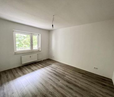 Frisch SANIERTE 3-Zimmer-Wohnung mit BALKON und Blick ins Grüne!! - Photo 2