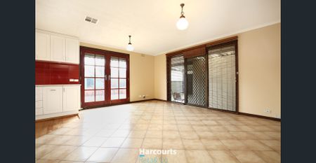 Spacious and Bright 3-Bedroom Home in Epping - Photo 2