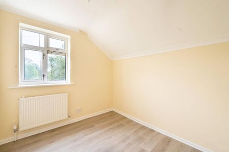 3 bedroom maisonette to rent - Photo 2
