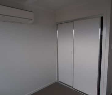 3 Bedroom Duplex in Andergrove Lakes - Photo 2