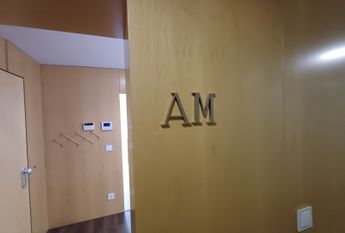 Apartamento T2 junto ao Centro Comercial Glicínias