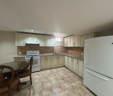 For Lease - 33 Hammerstone Crescent, Vaughan, Ontario - Photo 6