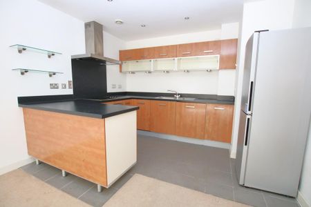 2 bedroom flat to rent - Photo 2