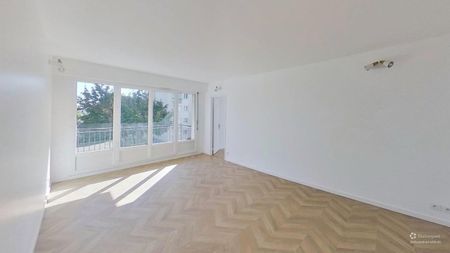 Location Appartement 5 pièces 97m² - Photo 2