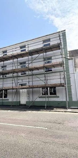 Neath Road, Plasmarl, Swansea, SA6 - Photo 1