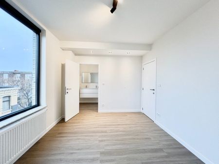 Gerenoveerd 2 slpk app met ruim terras - Foto 2