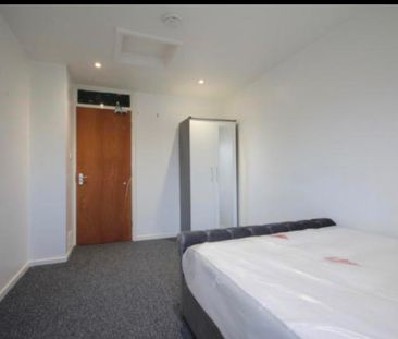 Room in a Shared House, Daley Close, B1 - Photo 3