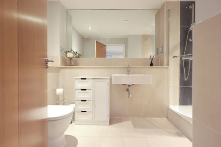 2 bed flat to rent in Bessborough Road, Poole, BH13 - Photo 5